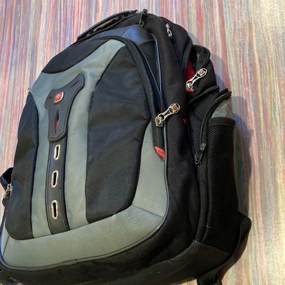 Swiss gear backpack - Picture 5 of 14